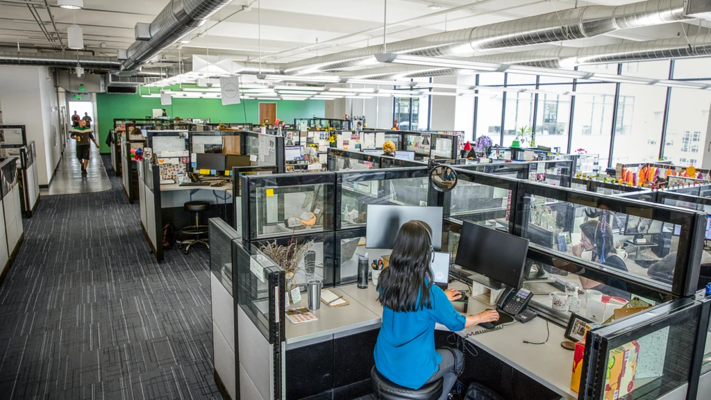 CLO17_callCenter_011-1024x683
